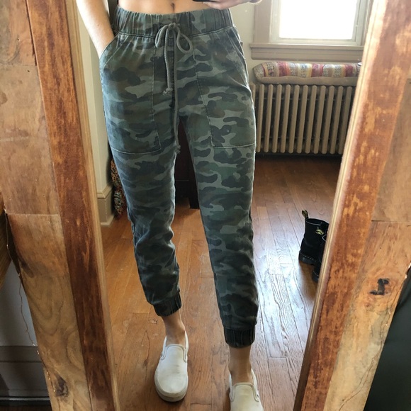 Anthropologie Cloth + Stone Camo Pocket Jogger - Picture 3 of 8